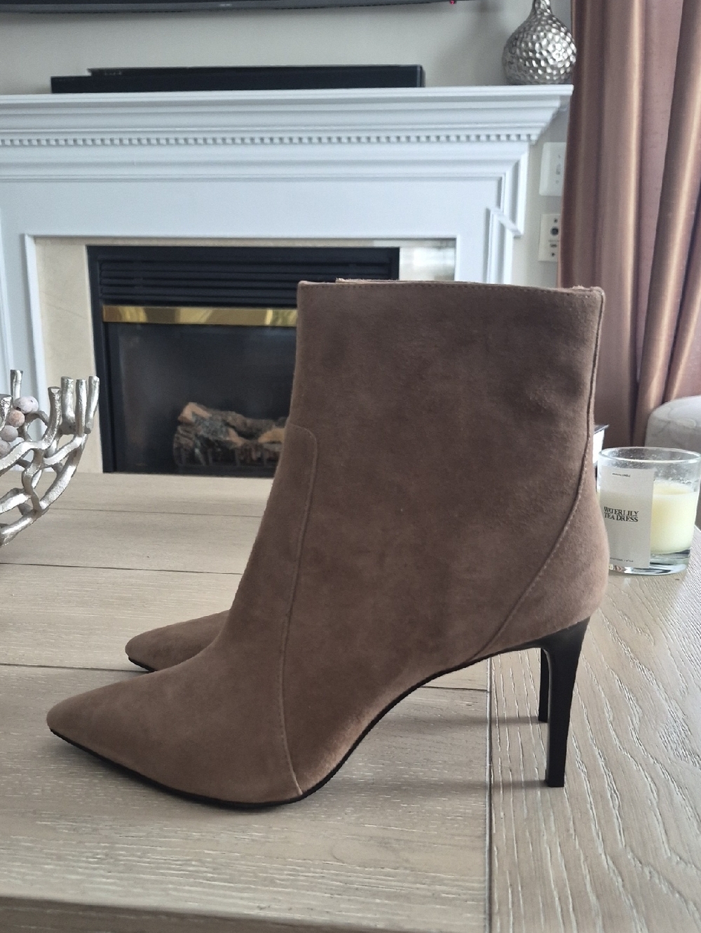 BANANA REPUBLIC REAL SUEDE BOOTIES SIZE 9 UNWORN